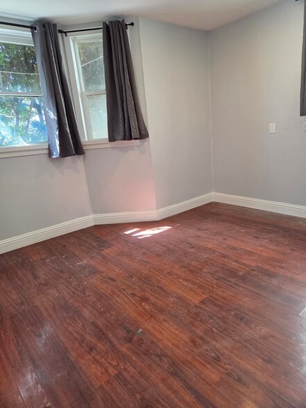 Building Photo - 468 S 6th St