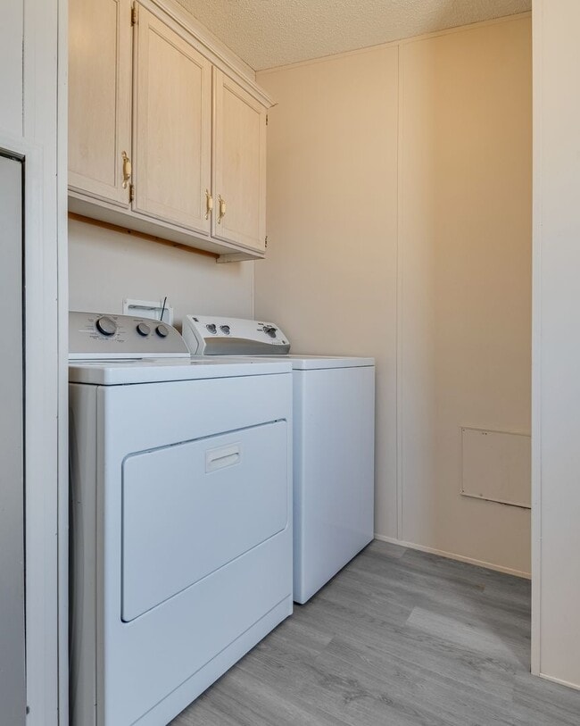 Building Photo - Three bed, 2 full bath, manufactured home ...