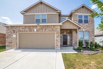 Building Photo - 2999 sq ft 4 Bedroom 3.5 Bathroom 2 Story in Waterford Park!