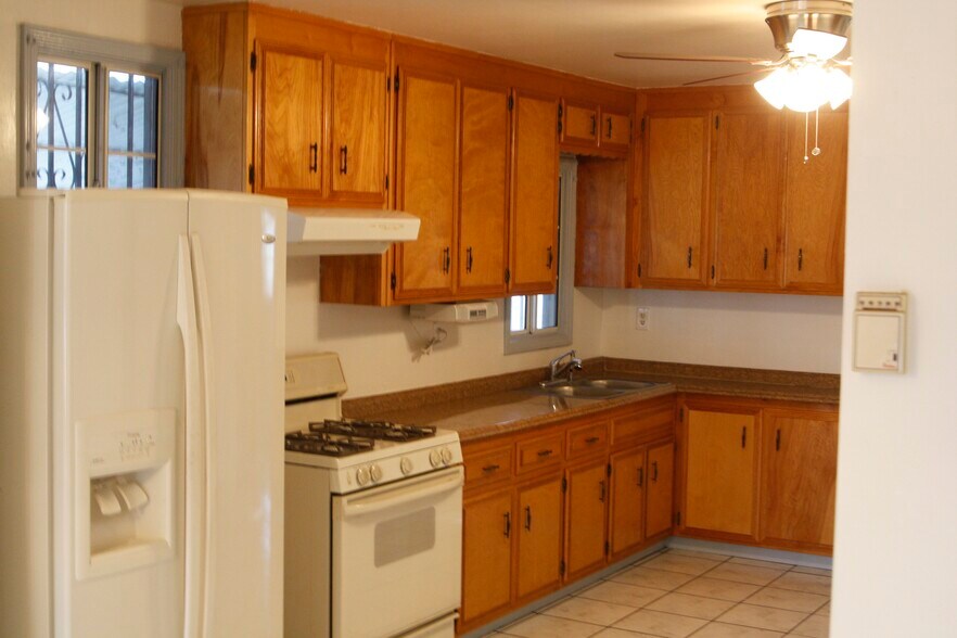 Kitchen - 4019 E 16th St