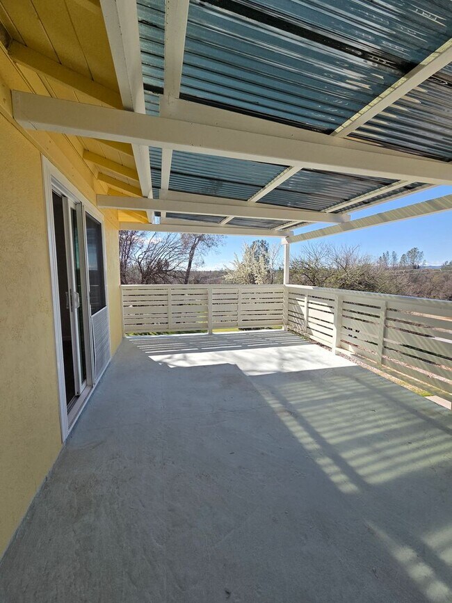 Building Photo - 19090 Hollow Ln