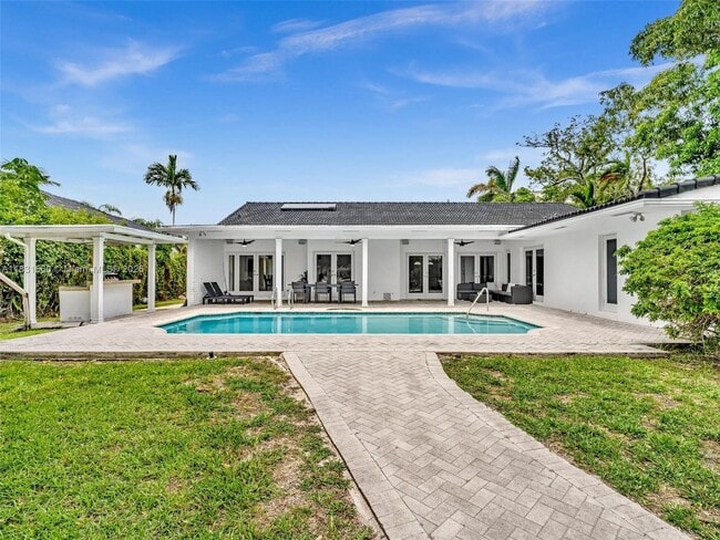 Building Photo - 413 Tamarind Dr