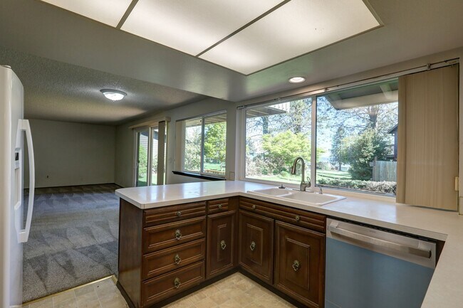 Building Photo - Beautiful View-Quiet Twin Lakes Neighborhood