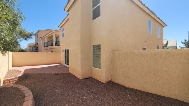 Building Photo - Lydian Ct  - 3 bedrooms , 2.5 bath, 1864 SQFT