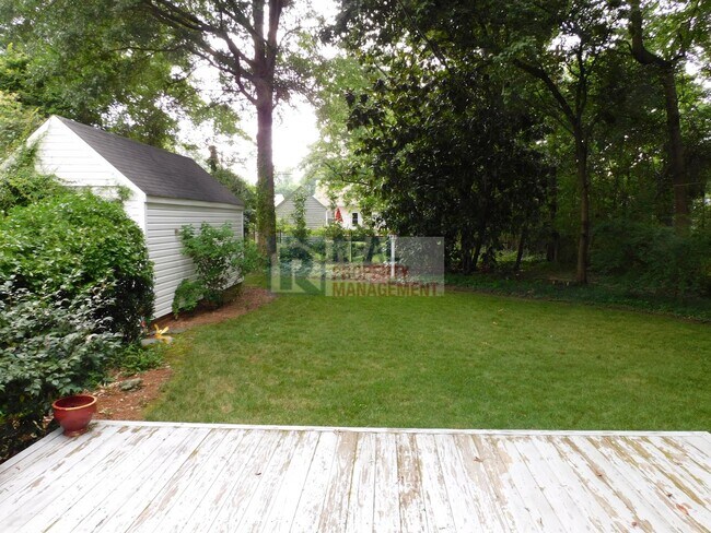Building Photo - Irving Park Cottage 3BR/1.5BA w/1-Car Gara...