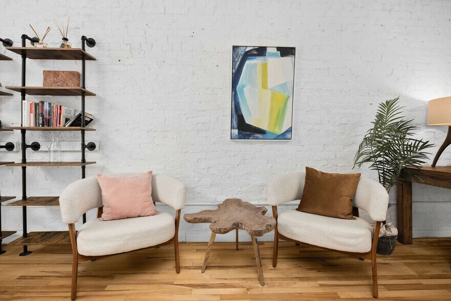 Building Photo - 354 Bowery