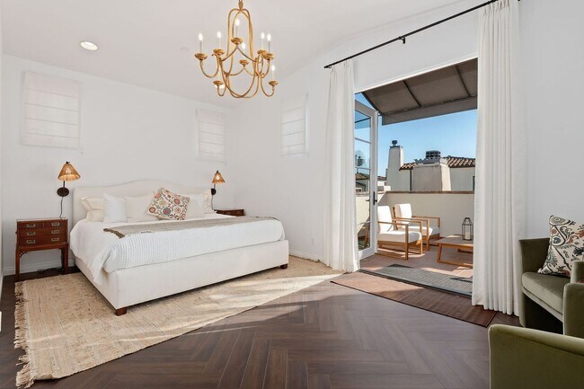 Building Photo - Villa Del Mar~ The Gorgeous gem in the Ame...