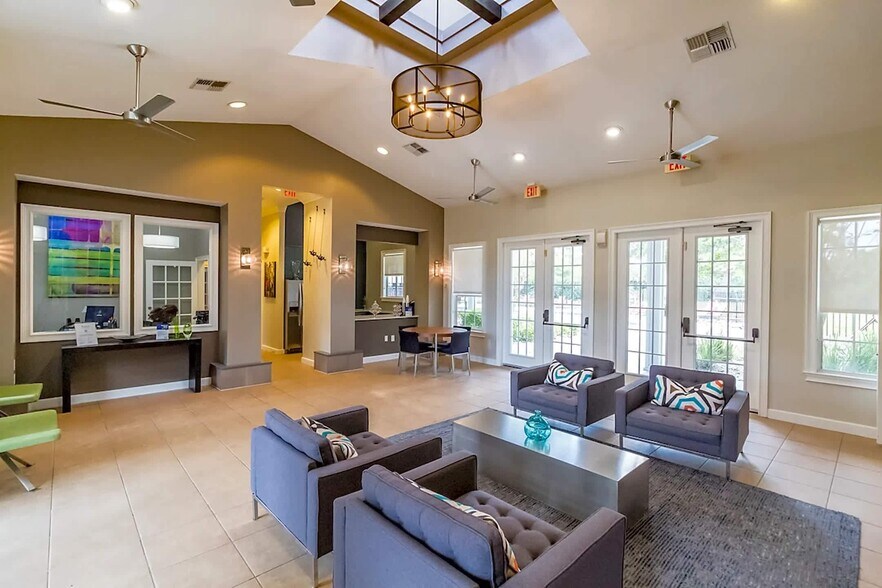 Building Photo - PENINSULA AT PORT CHARLOTTE