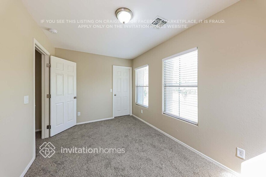 Building Photo - 16145 W Lisbon Ln