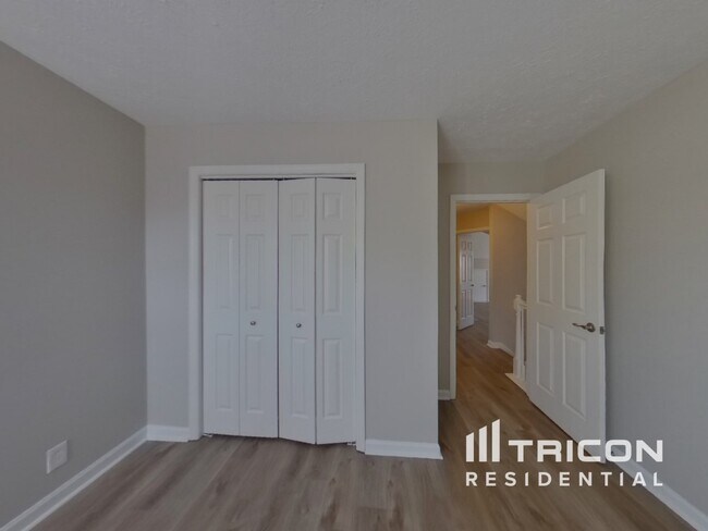 Building Photo - 8005 Penbrook Dr