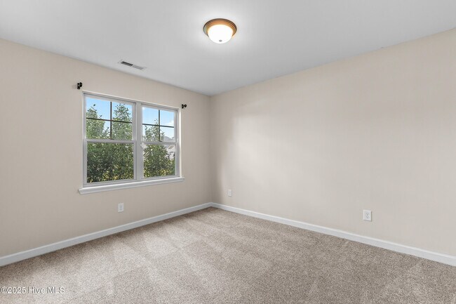 Building Photo - 120 Prospect Dr