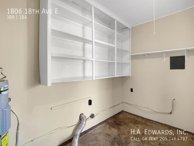 Building Photo - 1806 18th E Ave