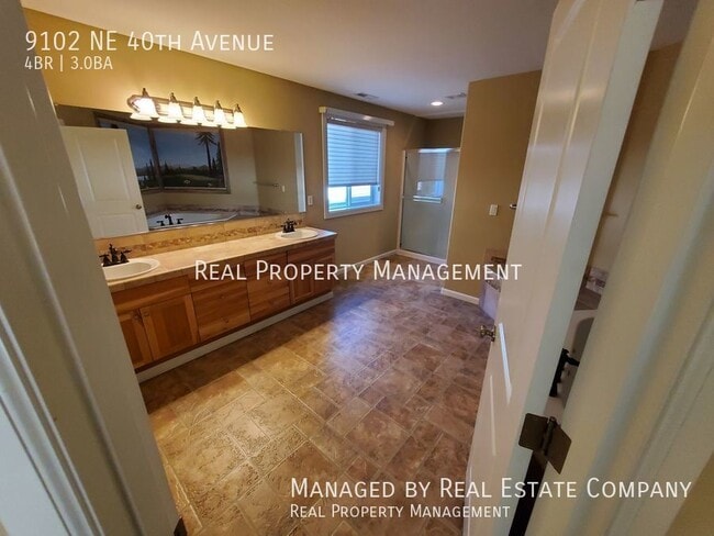 Building Photo - 9102 NE 40th Ave