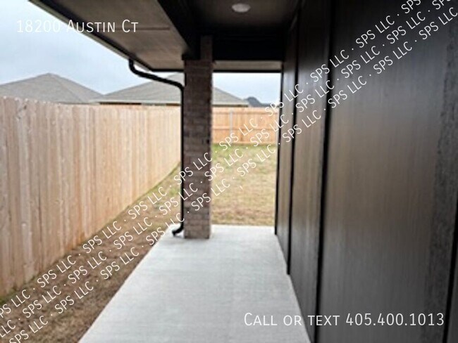 Building Photo - 18200 Austin Ct