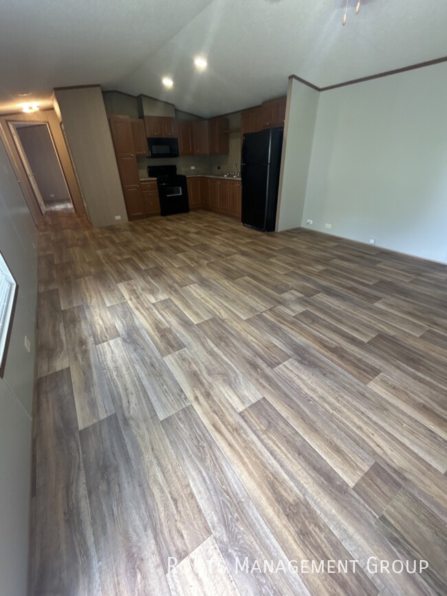 Building Photo - Eastern Villa Mhp