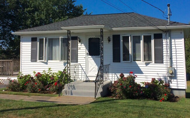 Primary Photo - 142 Renfrew Ave