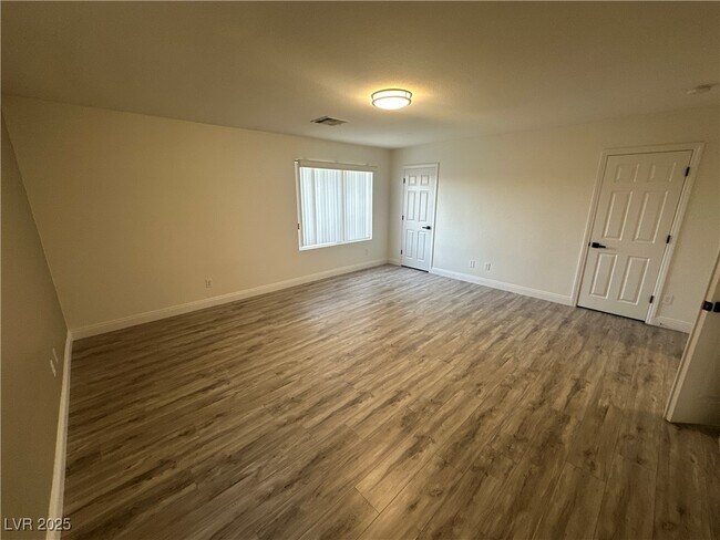 Building Photo - 6678 Starshell Bay Ave