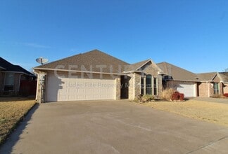 Building Photo - Beautiful 3/2/2 Home in Midlothian For Rent!