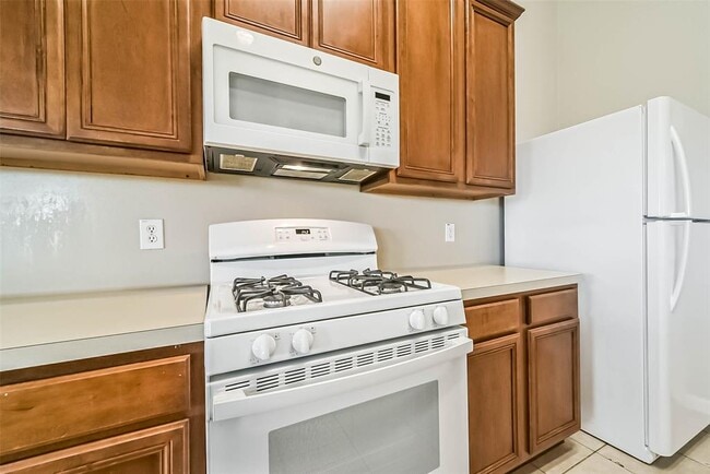 Building Photo - 9911 Driftwood Park Dr