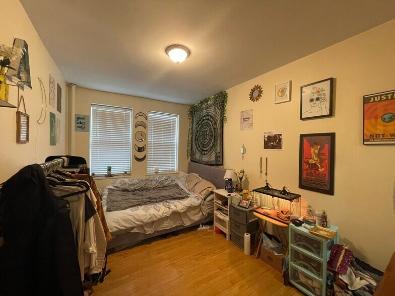 Building Photo - 47 Joy St