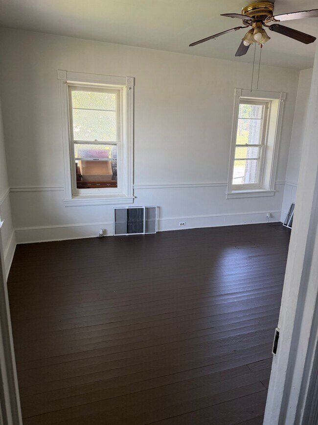 Building Photo - 1003 Lancaster Pike