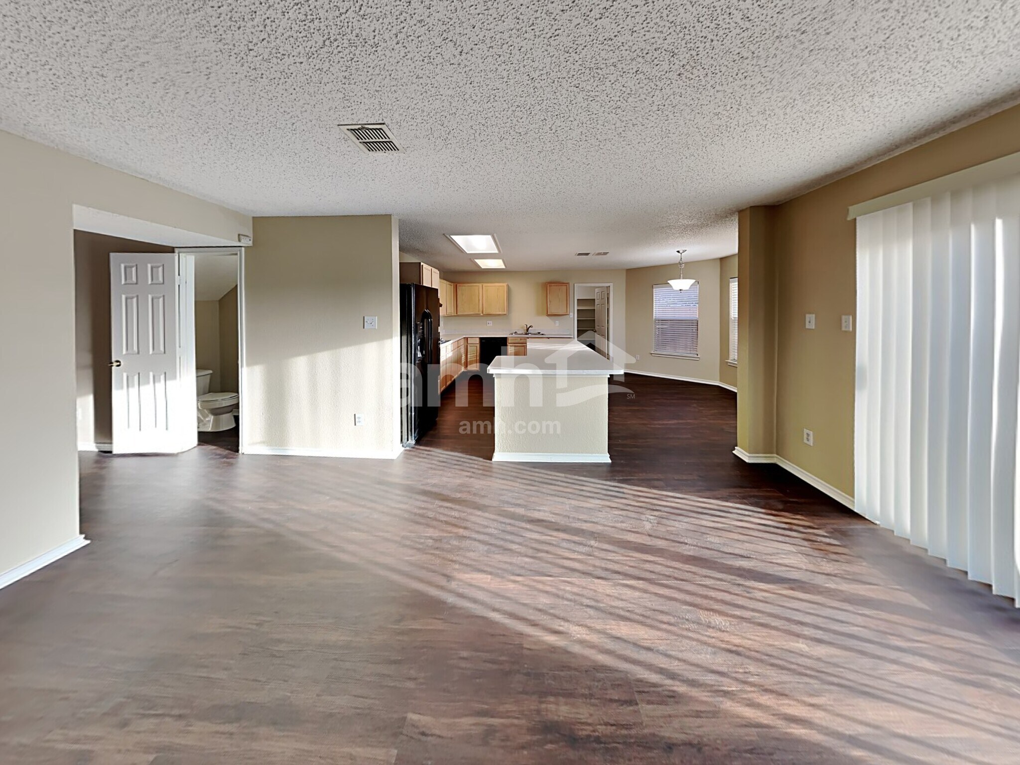 Building Photo - 316 Sunset Oak Dr