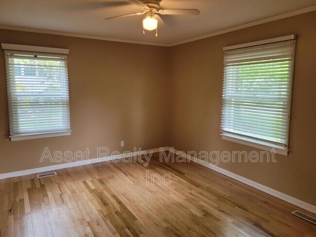 Building Photo - 101 Sheridan Cir