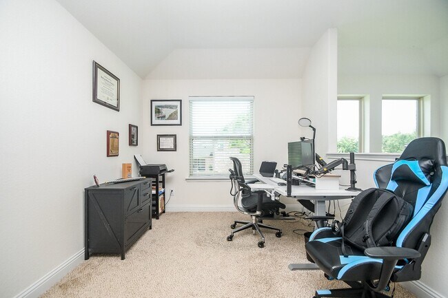 Building Photo - 28426 Rolling Ridge Dr
