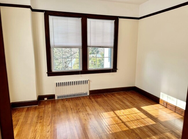 Building Photo - 128 Nethermont Ave