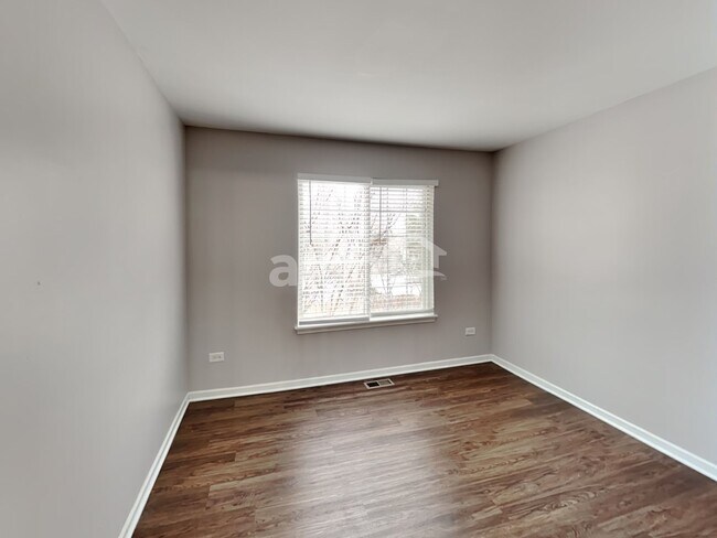 Building Photo - 2717 Avalon Ln