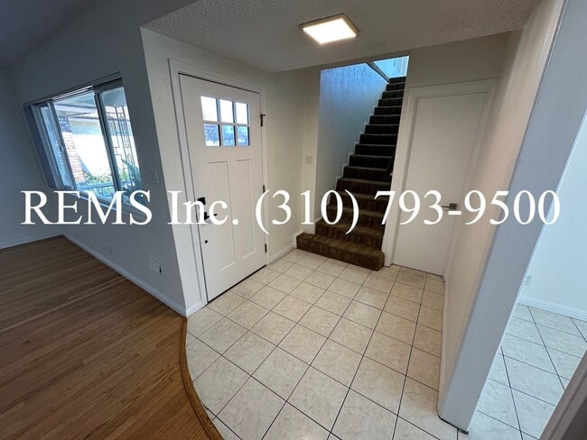 Building Photo - Beautifully Updated Home with 2-Car Garage & Large Bonus Family Room