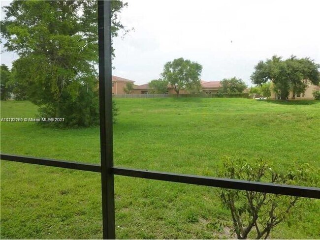 Building Photo - 852 NE 209th St