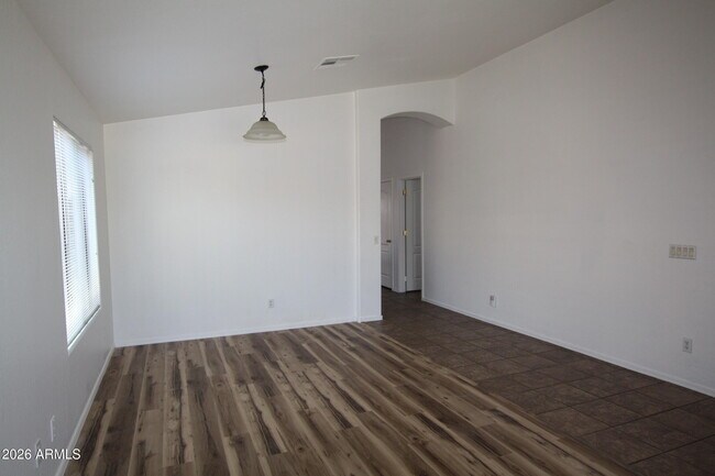 Building Photo - 25735 W Elwood St
