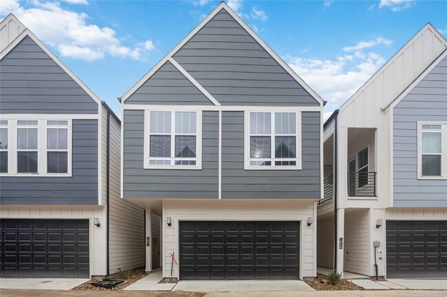 Building Photo - 6112 De Campo St