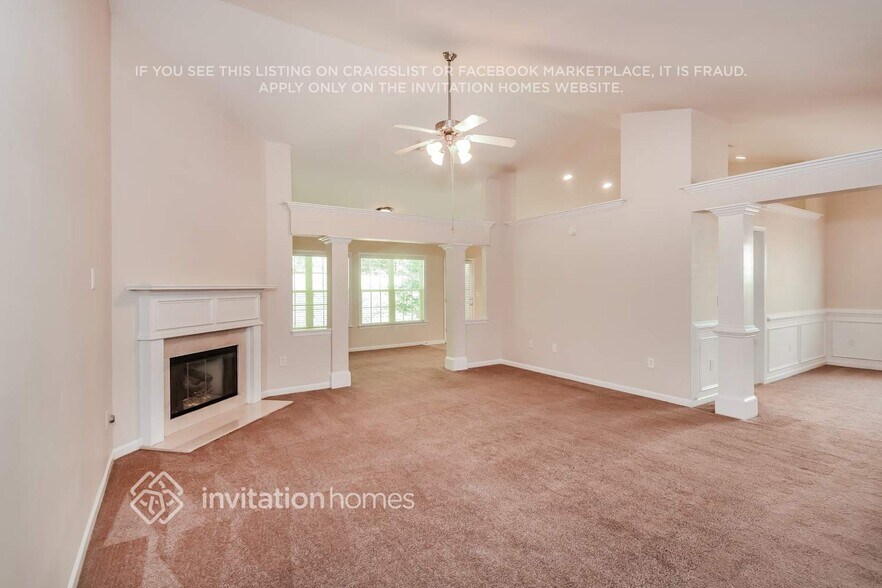 Building Photo - 1320 Martins Down Dr SE