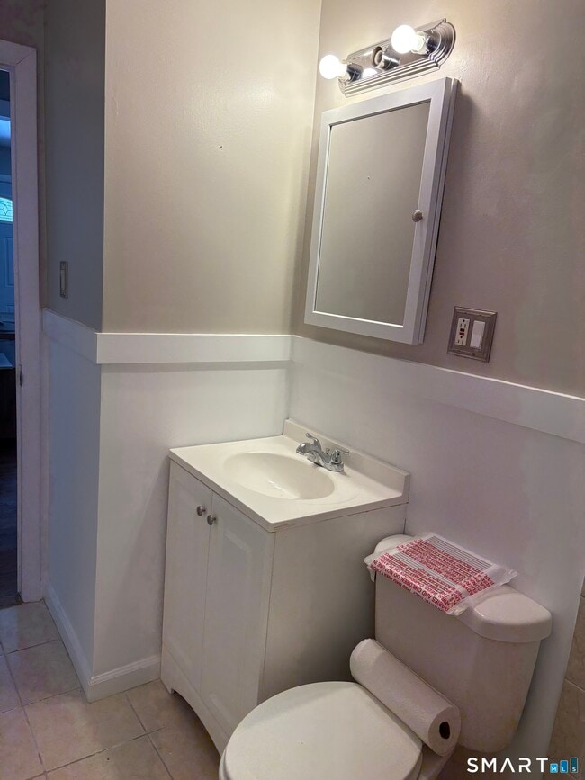 Building Photo - 44 Maywood Ln