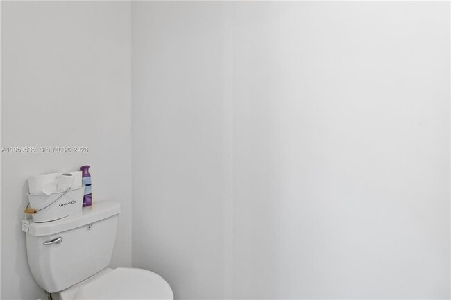 Building Photo - 760 SE 13th Ct