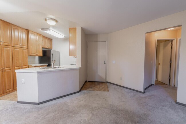 Building Photo - 9750 Mesa Springs Way