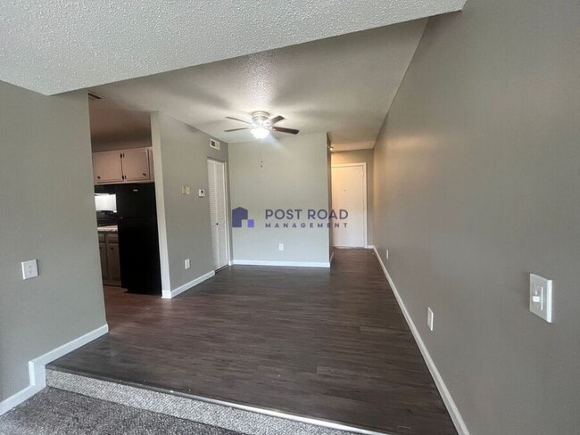 Building Photo - 565 W 27th St S