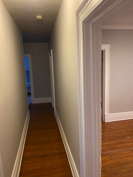Hallway - 116 Plymouth Ave