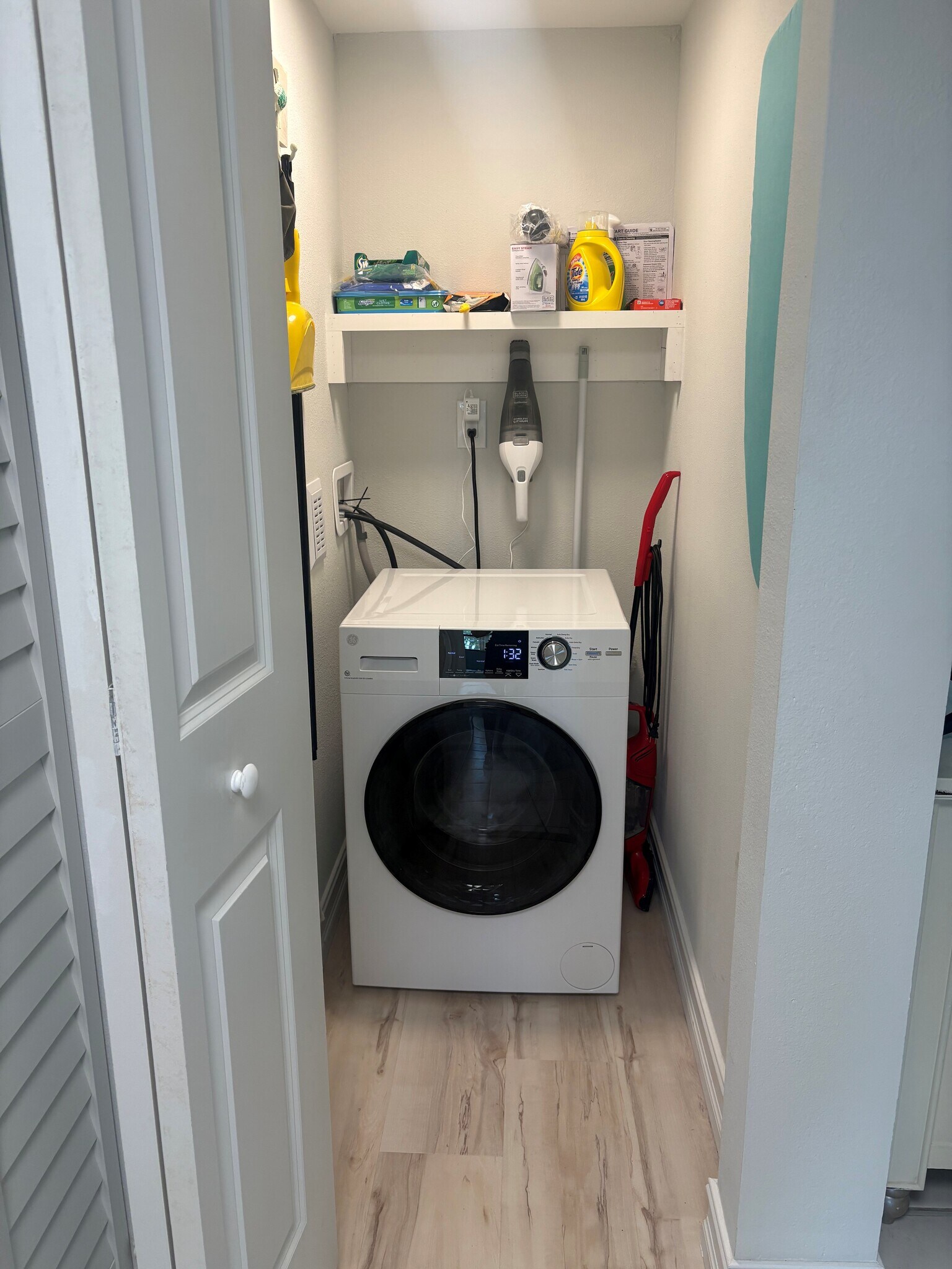 Laundry Room - 6051 Sun Blvd