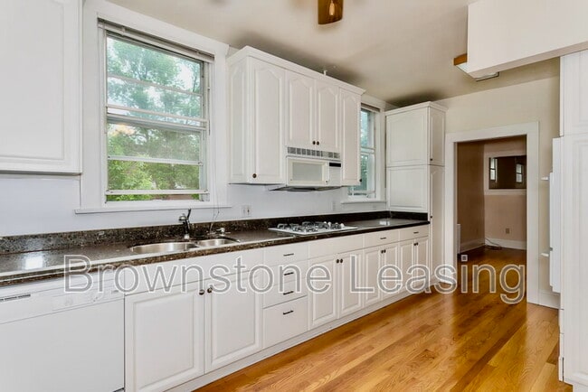 Building Photo - 869 N Ogden St