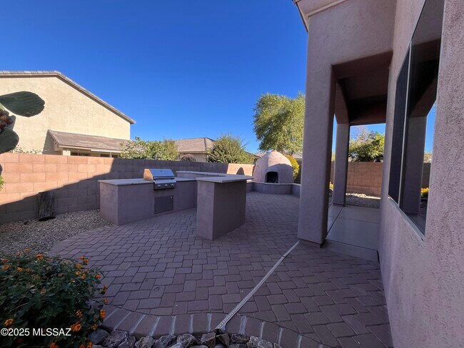 Building Photo - 13451 E Ace High Dr