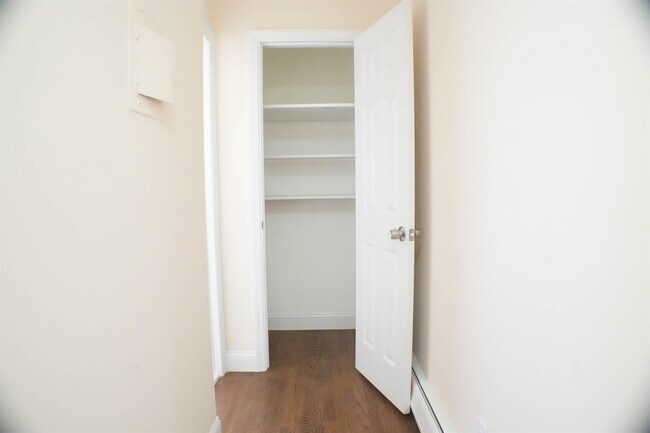 Building Photo - 300 Cator Ave