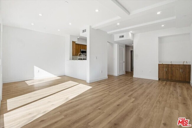 Building Photo - 1820 Prosser Ave