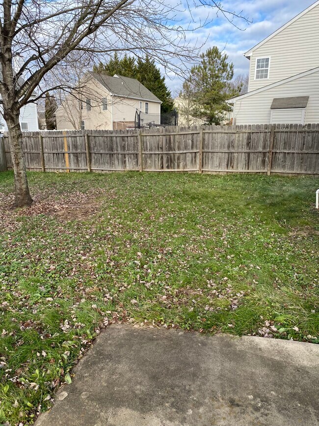 side - 65 Chestnut Dr