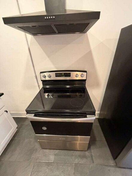 Building Photo - 1384 W 83rd St