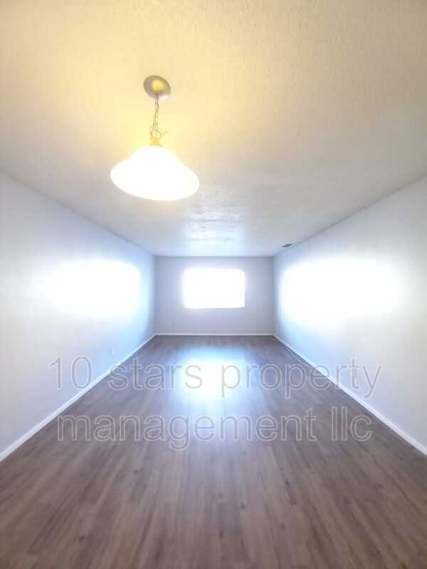 Building Photo - 4729 39th Ave N