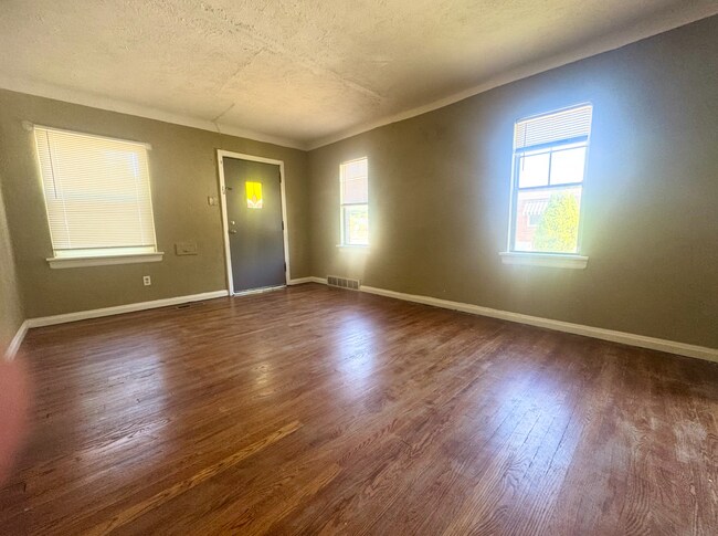 Building Photo - SECTION 8 IS GLADLY ACCEPTED 3 Bed 1.5 Bath With 2 Car Detached Garage