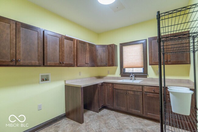 Building Photo - 3000 E County Rd 350 S